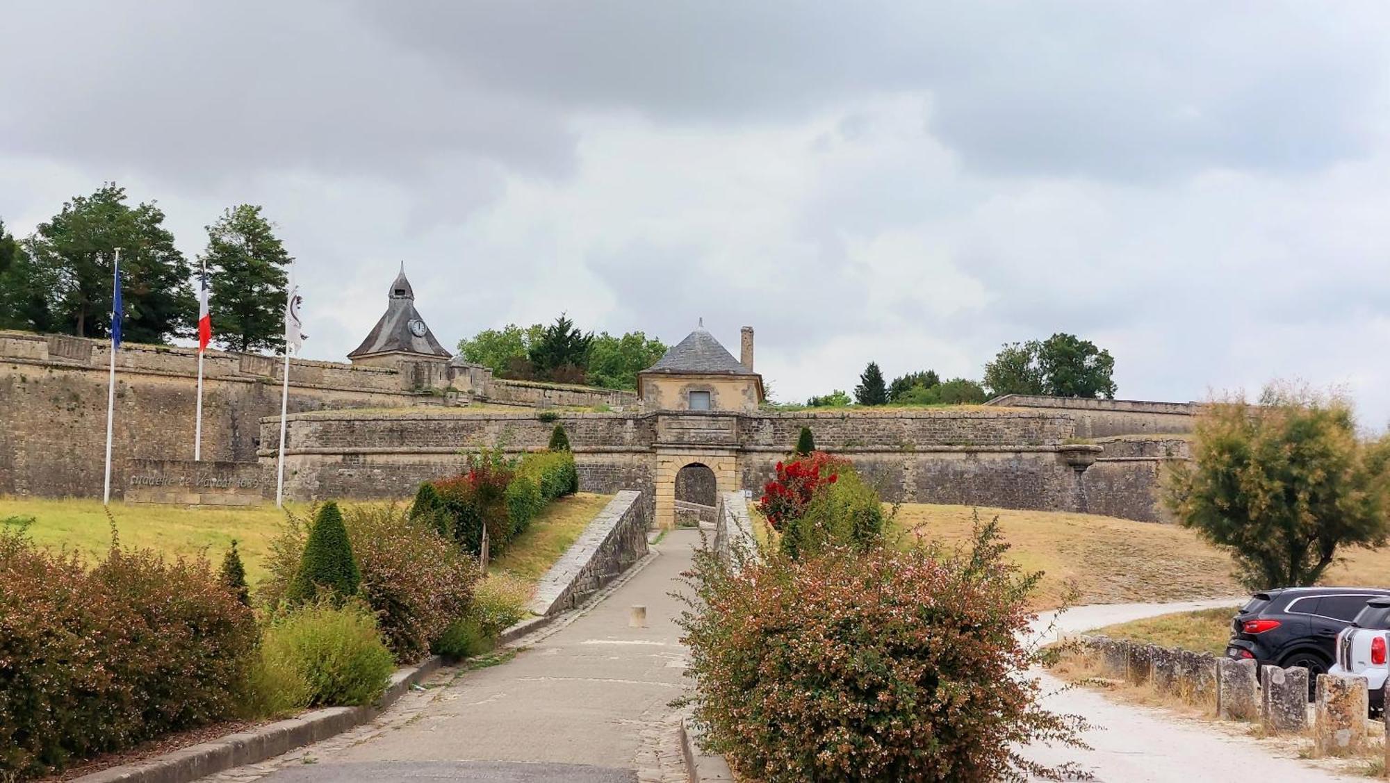 Duplex Cocoon - 10 Min De Blaye - 20 Min Cnpe - Wifi - Tv Hd Apartment Saint-Seurin-de-Cursac ภายนอก รูปภาพ